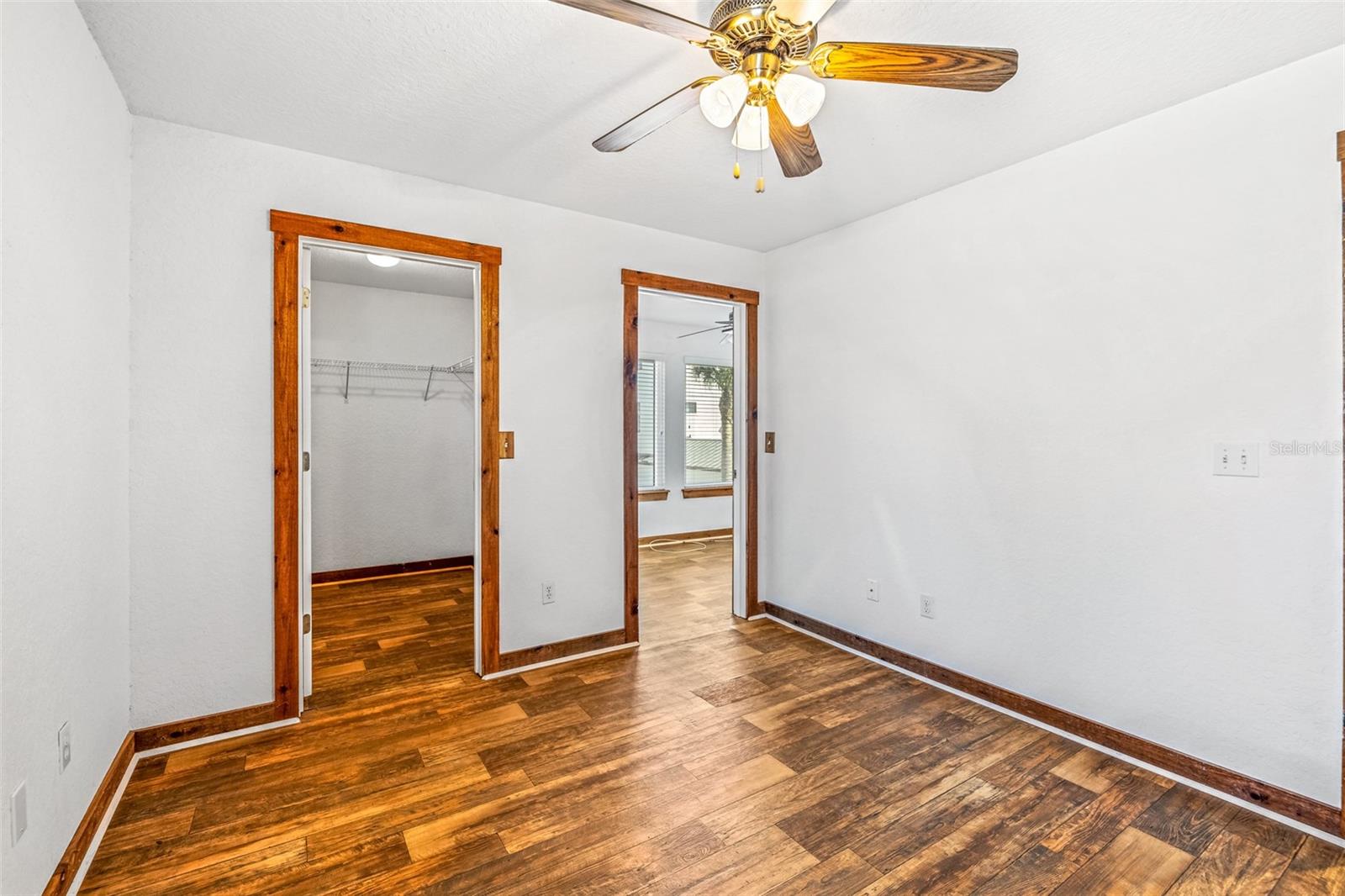 Image 15 of 46 For 4045 Oriole Avenue