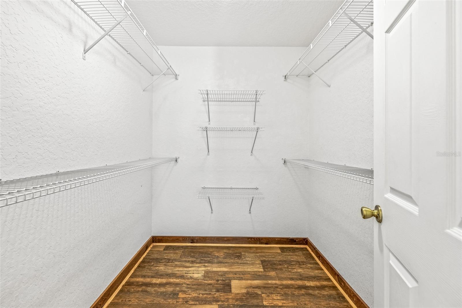 Image 17 of 46 For 4045 Oriole Avenue