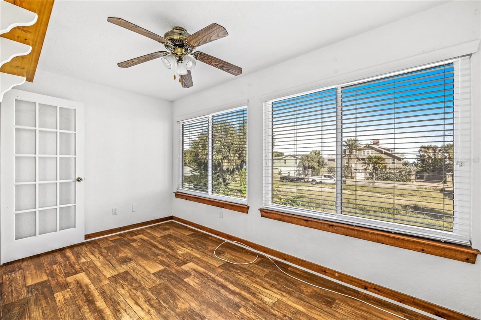 Image 18 of 46 For 4045 Oriole Avenue