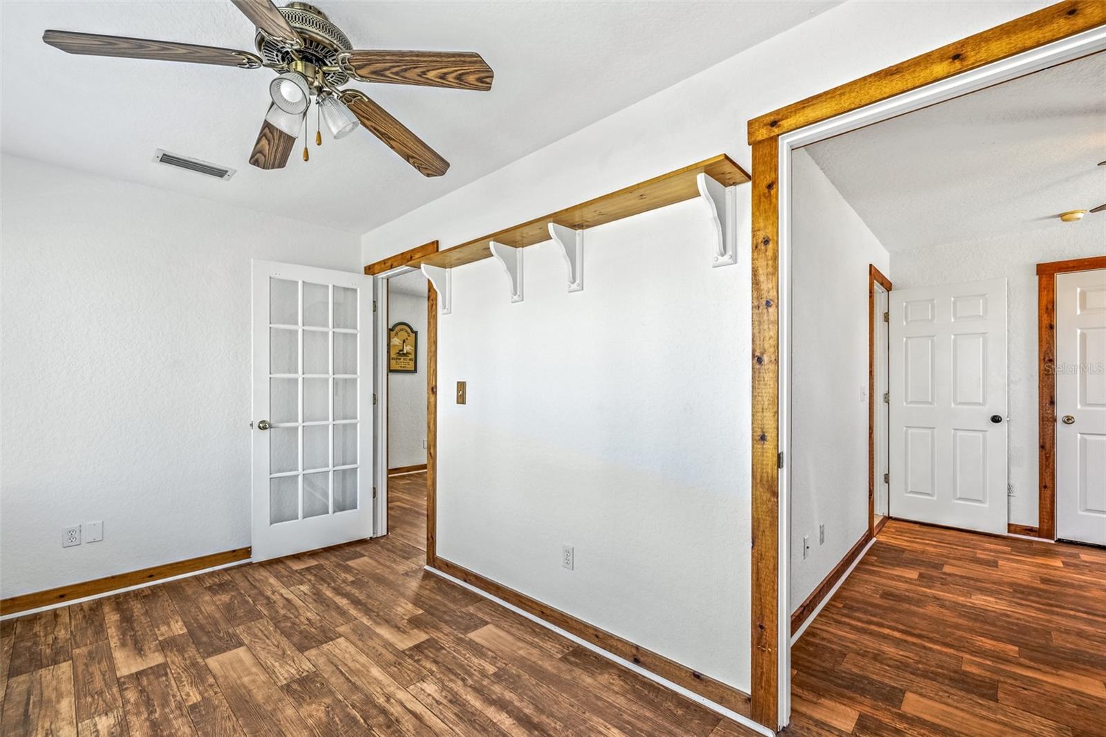 Image 20 of 46 For 4045 Oriole Avenue