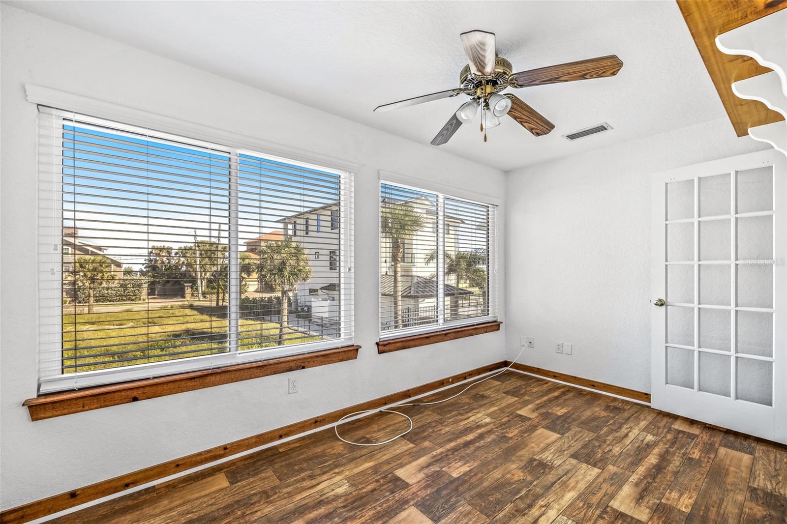 Image 21 of 46 For 4045 Oriole Avenue