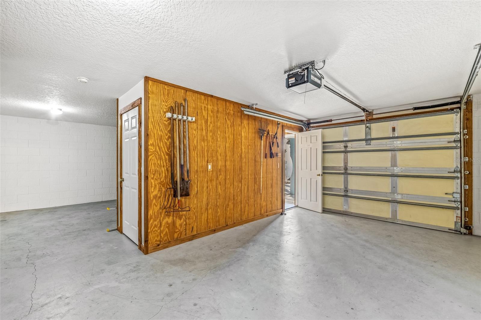 Image 6 of 46 For 4045 Oriole Avenue