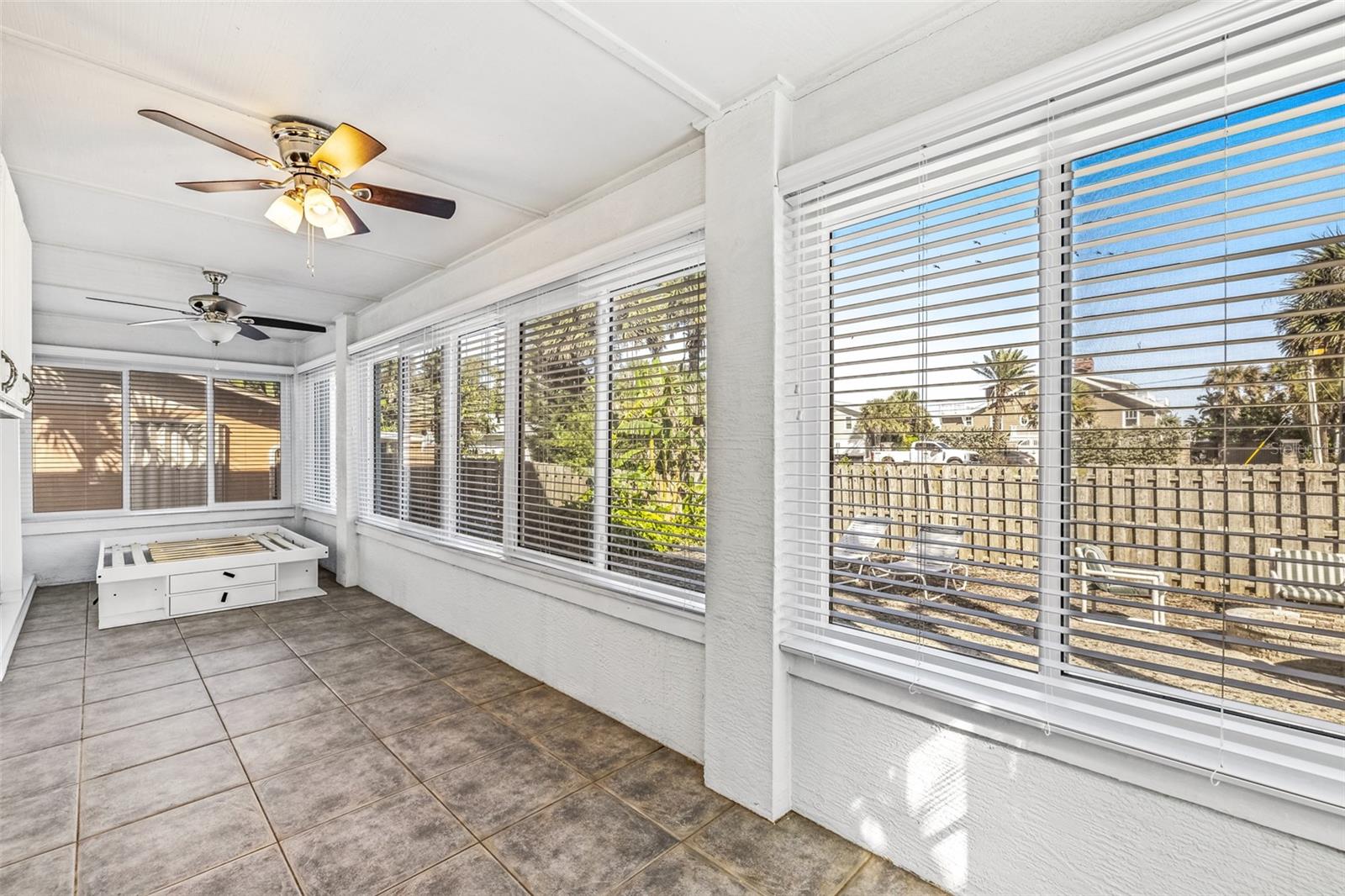 Image 8 of 46 For 4045 Oriole Avenue