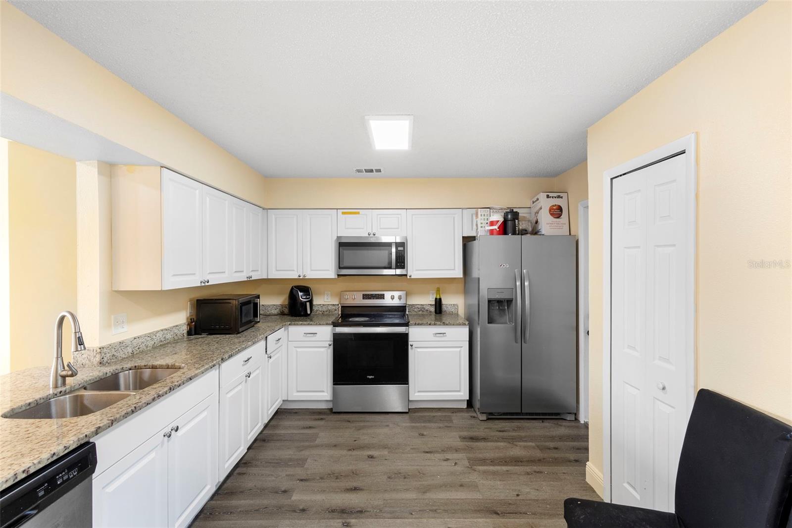 Image 21 of 37 For 2930 Surf Drive