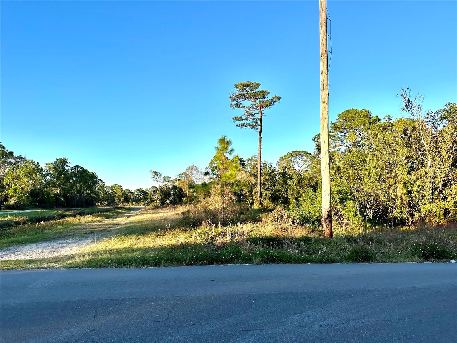 Image 2 of 6 For 1635 Central Parkway