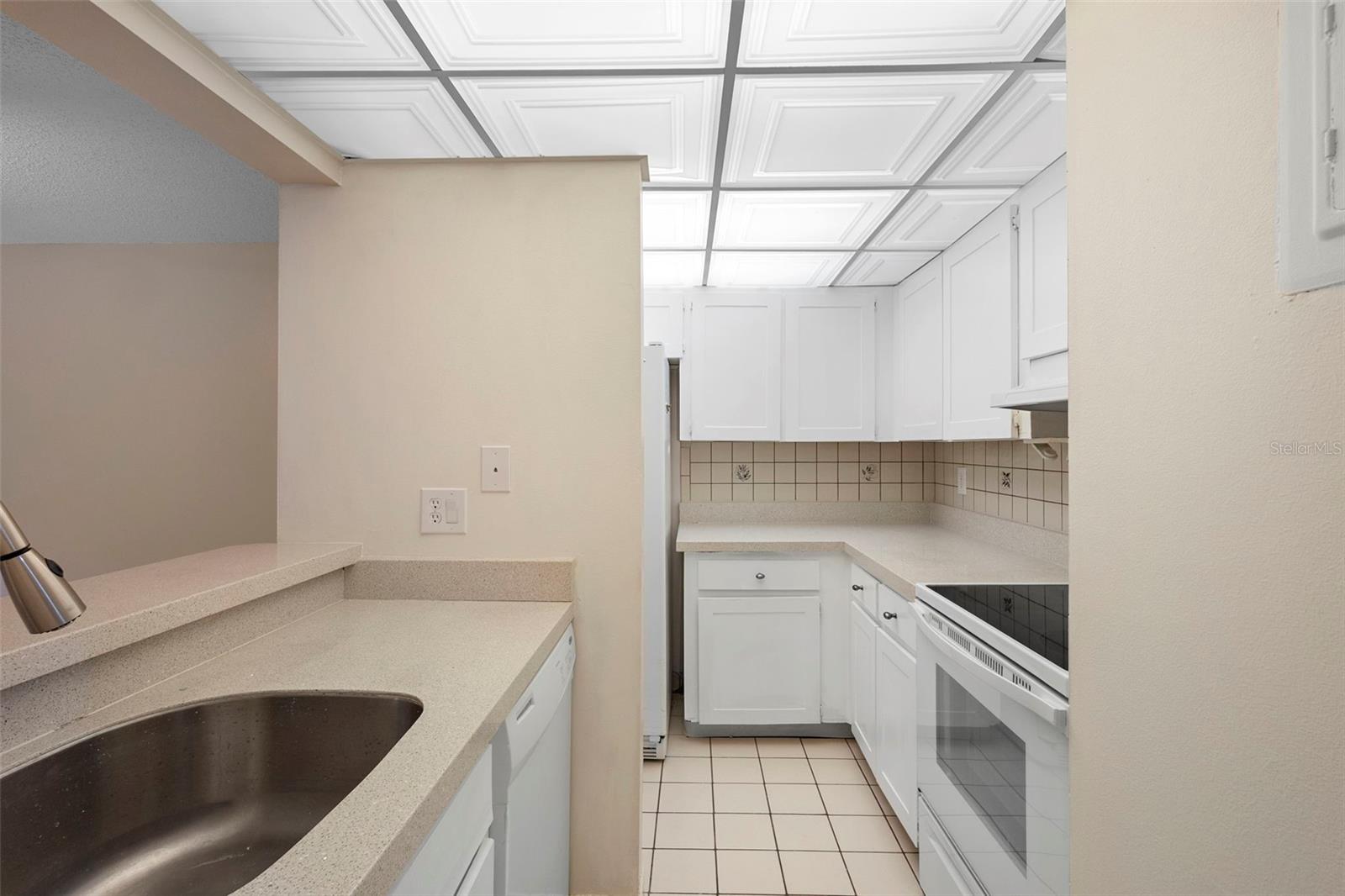 Image 26 of 44 For 120 Hibiscus Woods Court 15c