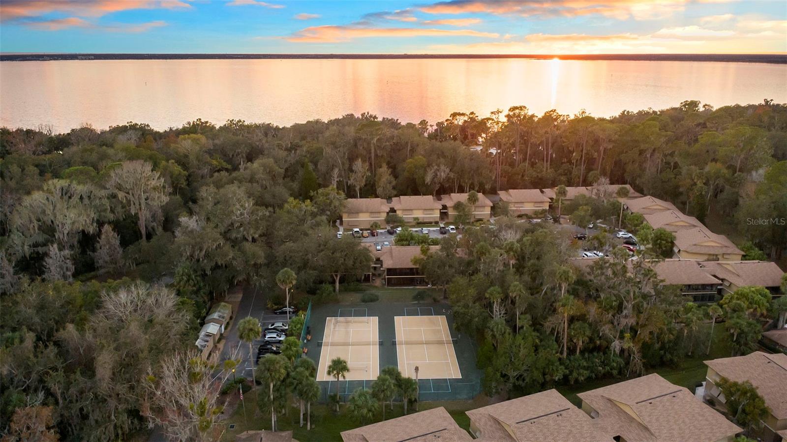 Image 8 of 44 For 120 Hibiscus Woods Court 15c