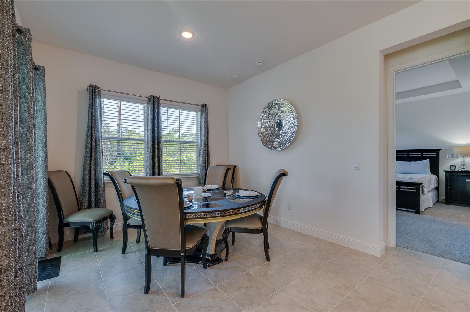 Image 17 of 52 For 1018 Flopshot Circle