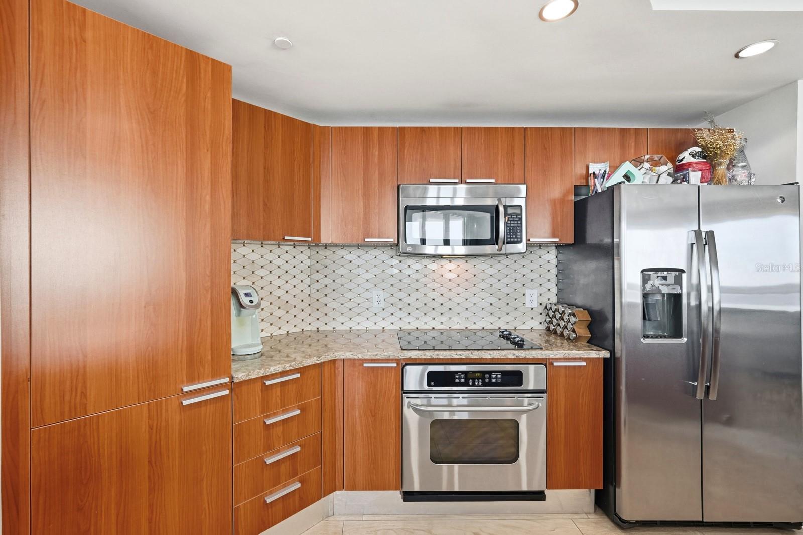 Image 20 of 74 For 231 Riverside Drive 1702