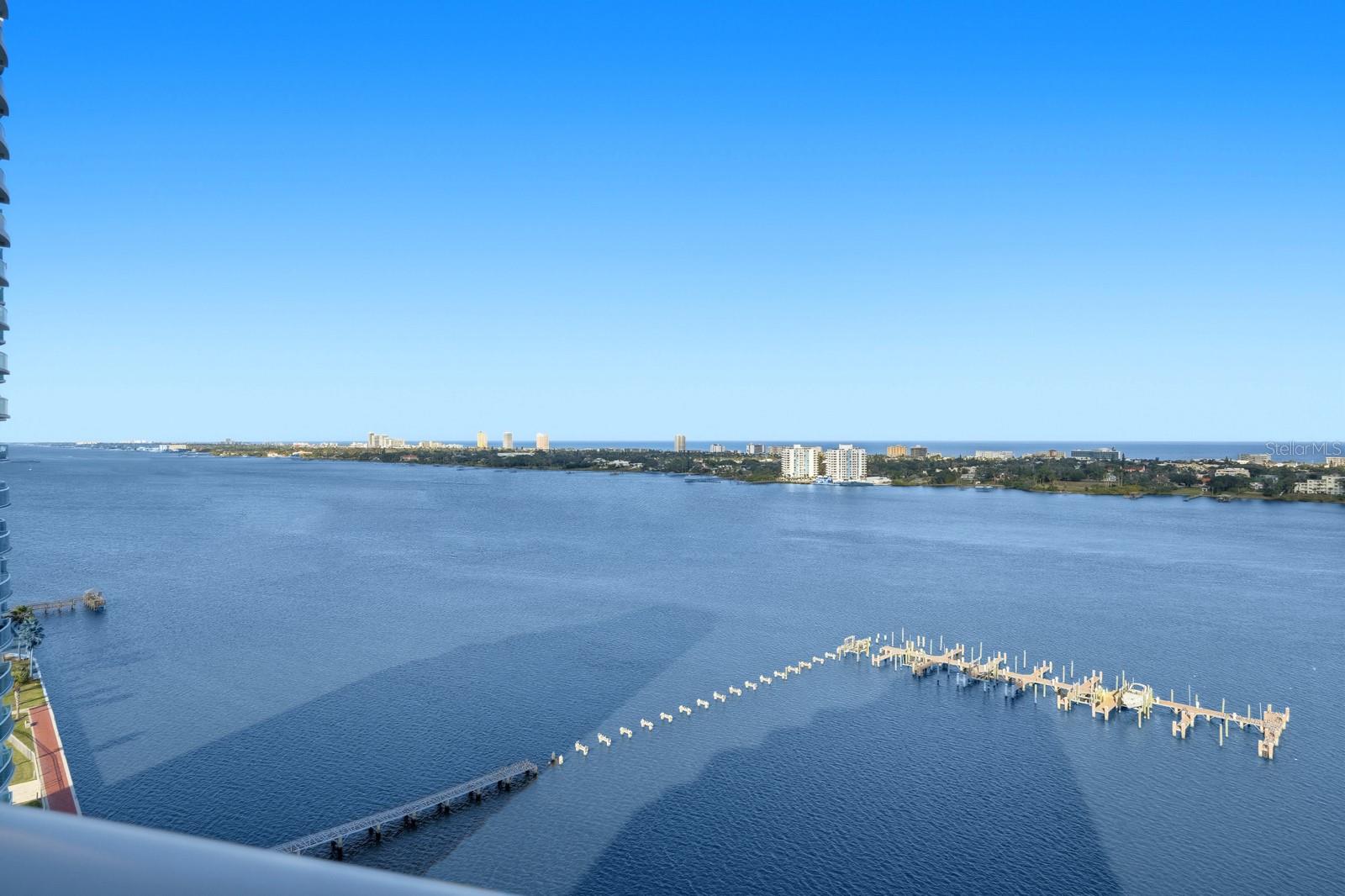 Image 40 of 74 For 231 Riverside Drive 1702