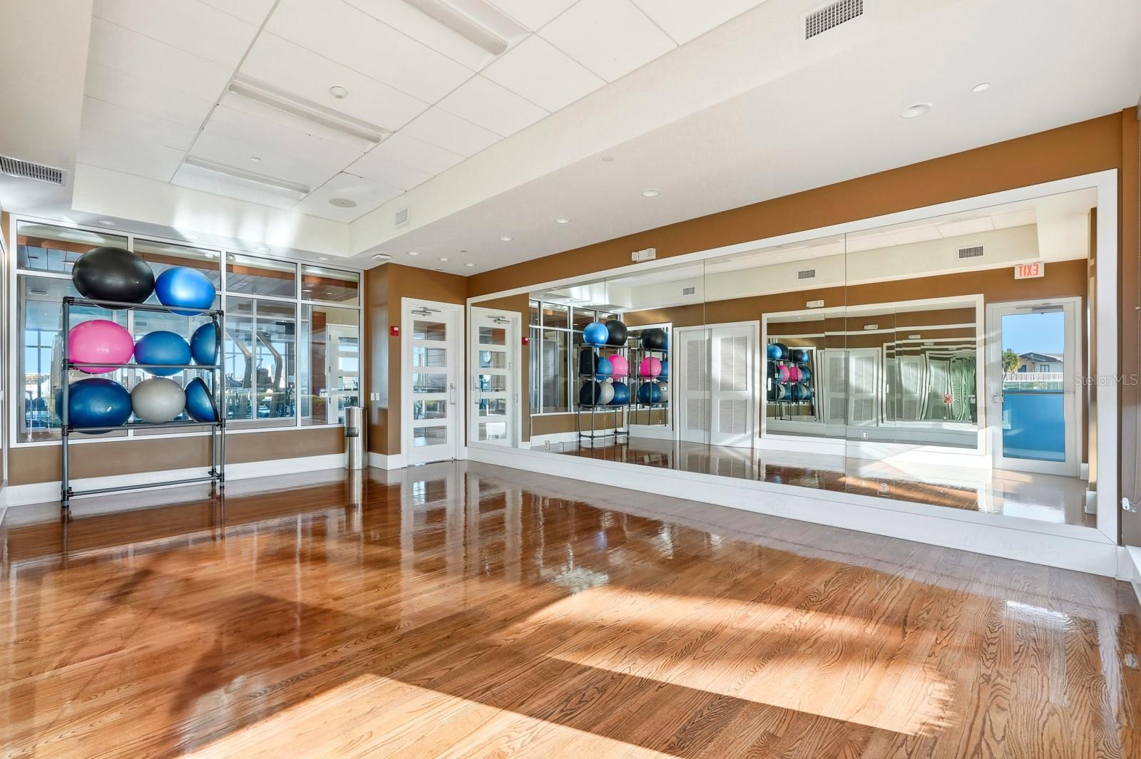 Image 59 of 74 For 231 Riverside Drive 1702