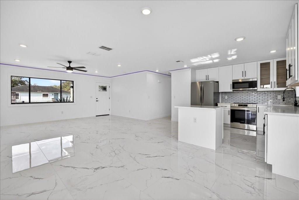 Image 11 of 28 For 37 Hickory Track Way