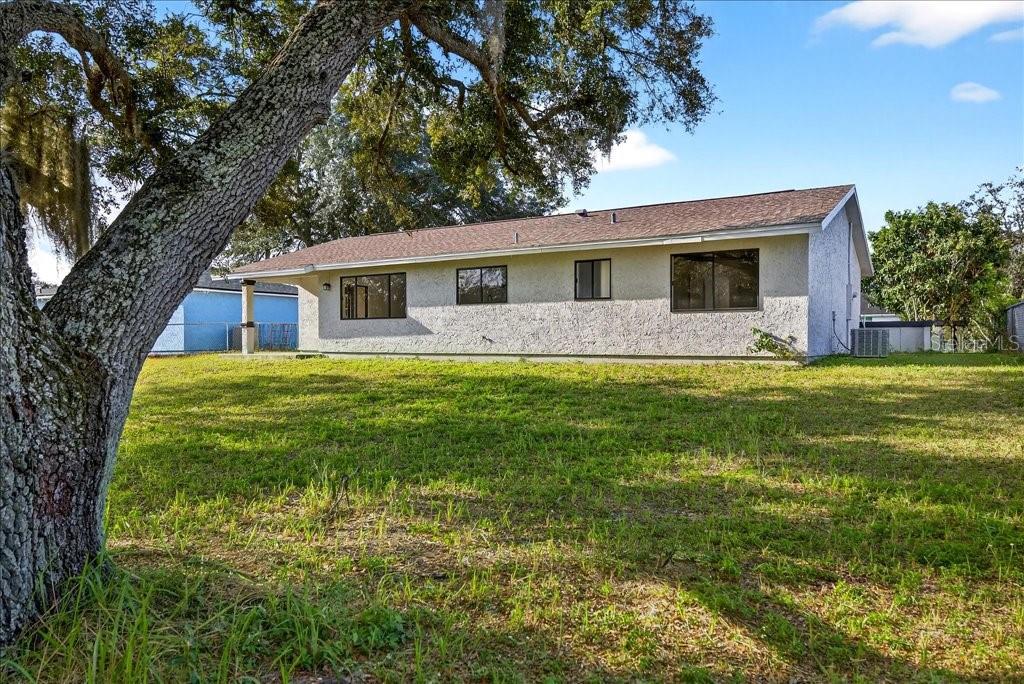 Image 7 of 28 For 37 Hickory Track Way