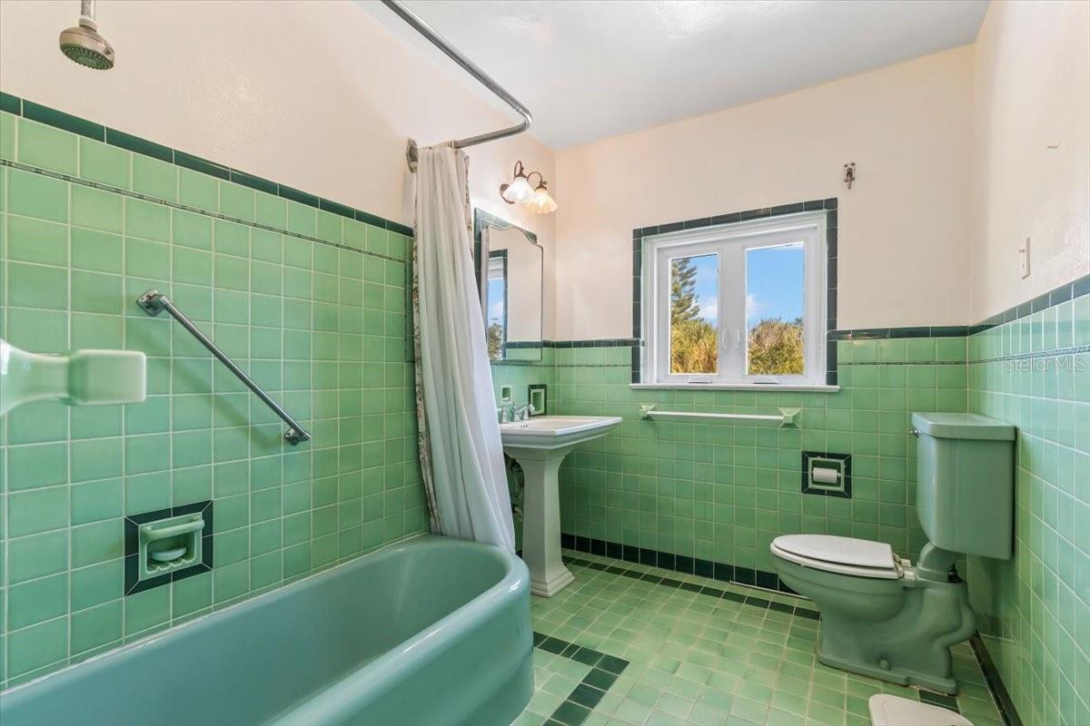 Image 40 of 92 For 1428 Halifax Avenue