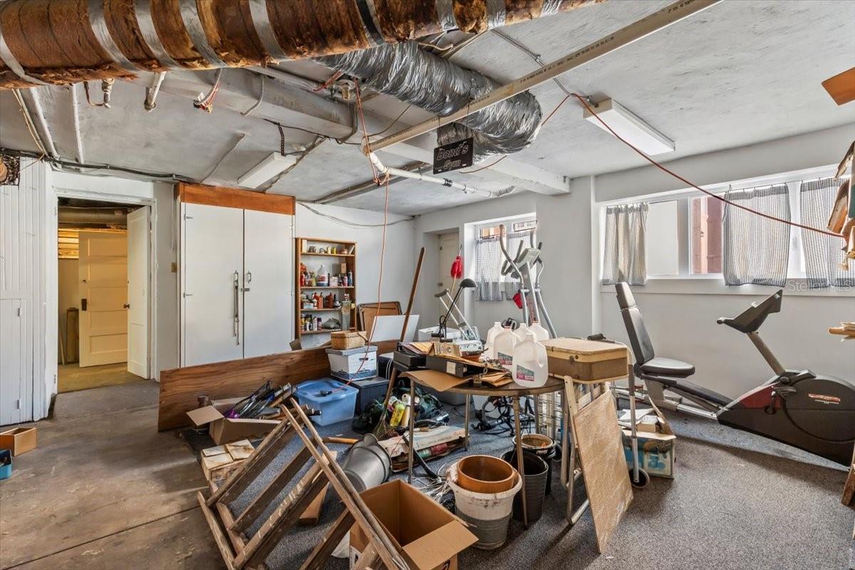 Image 52 of 92 For 1428 Halifax Avenue