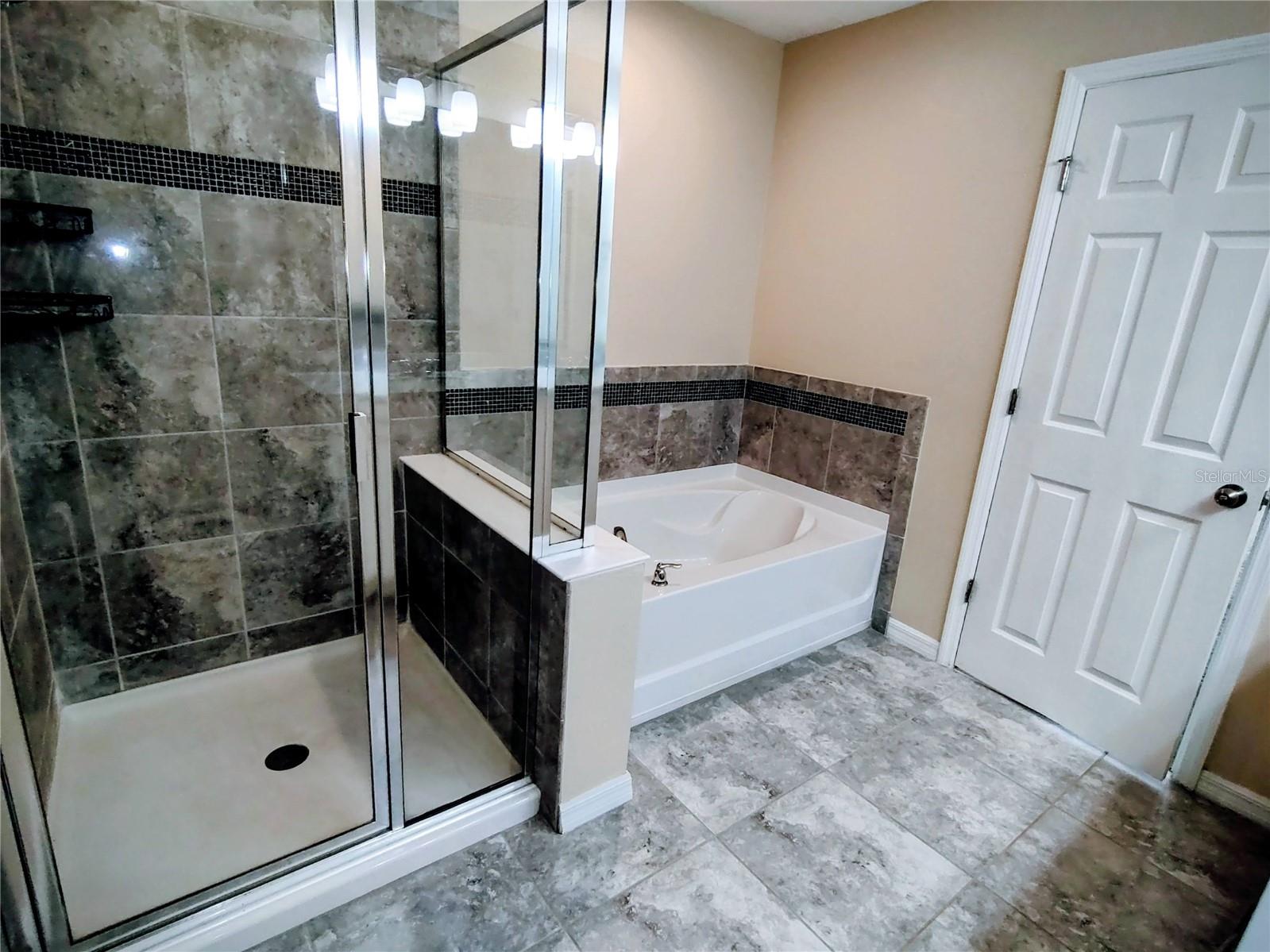 Image 17 of 55 For 2200 Garden Belle Drive