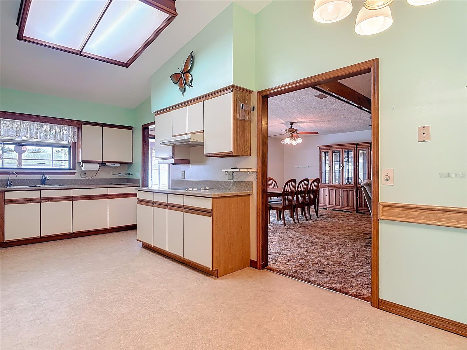 Image 13 of 68 For 2078 Kelso Avenue