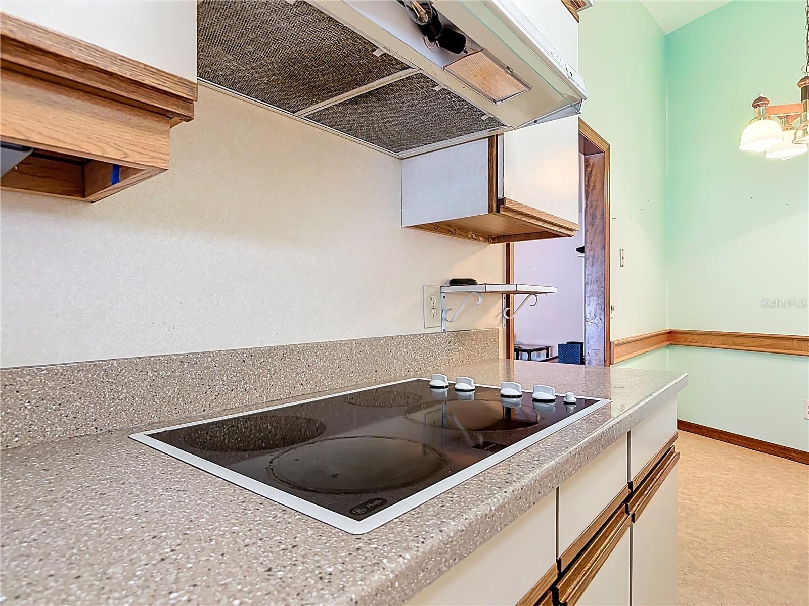 Image 18 of 68 For 2078 Kelso Avenue