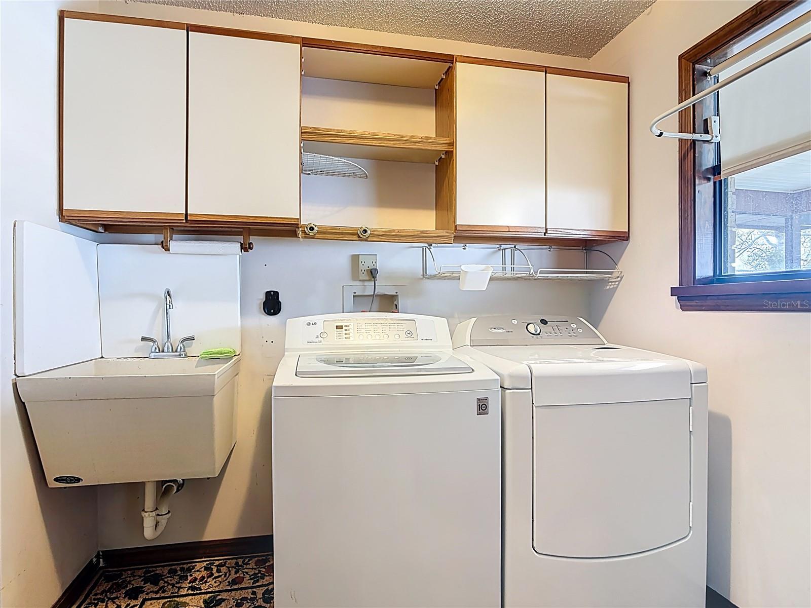 Image 23 of 68 For 2078 Kelso Avenue