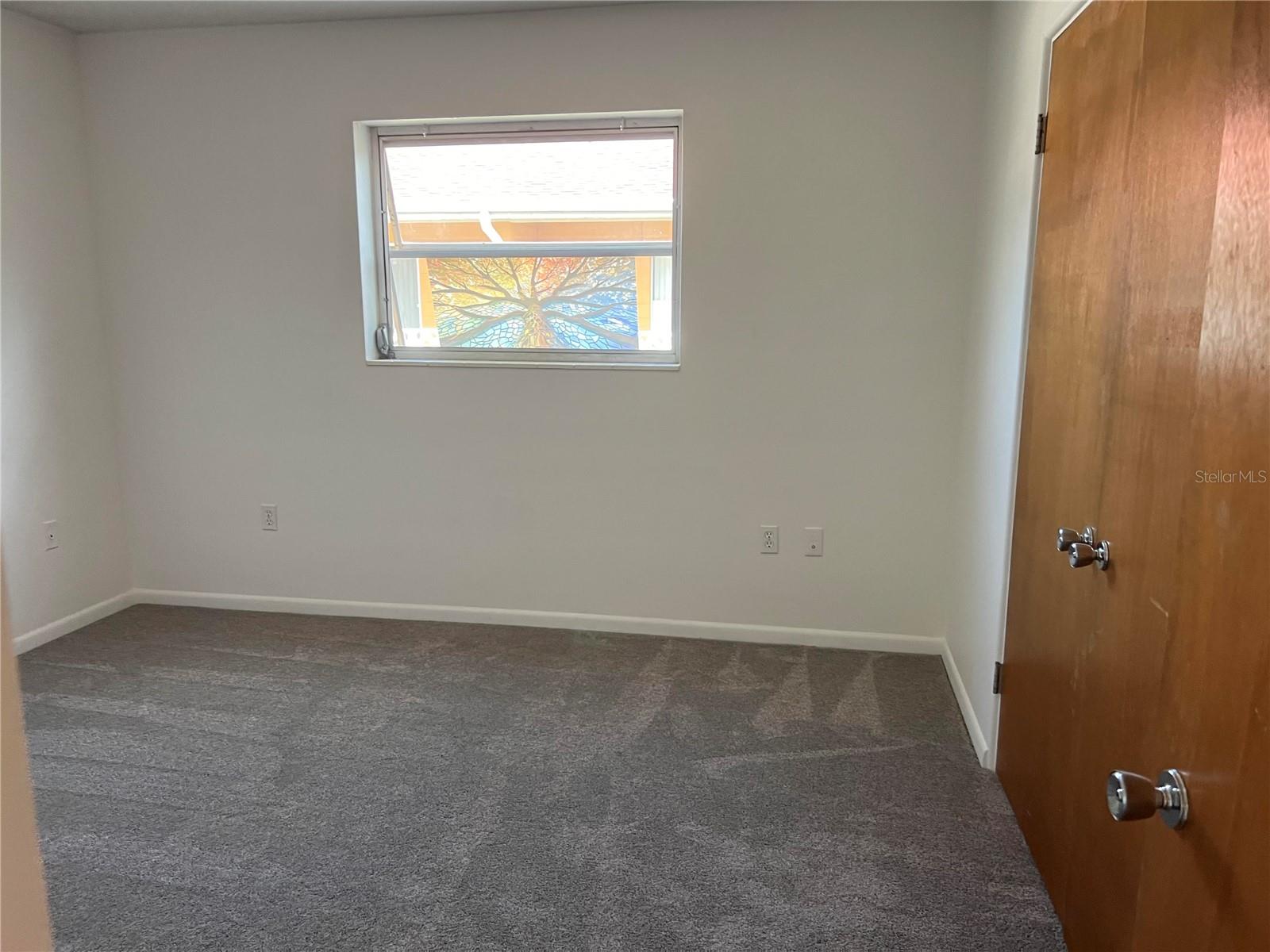 Image 9 of 11 For 145 Minnesota Avenue E2