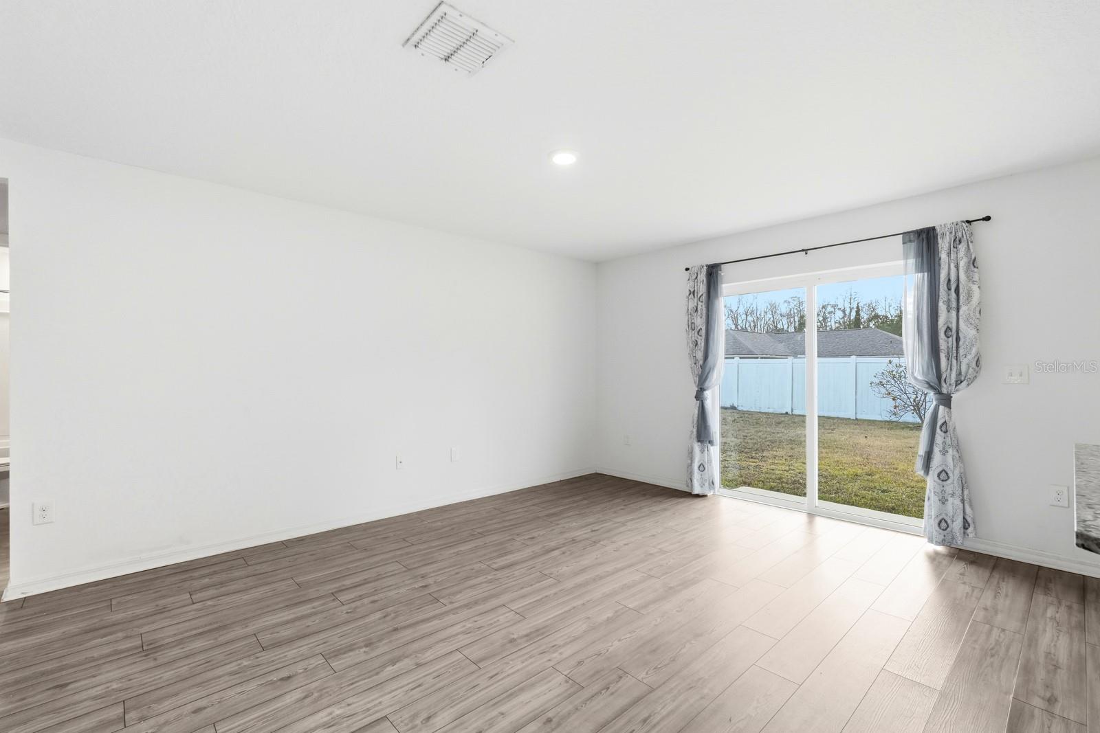 Image 17 of 35 For 14 Zoeller Court