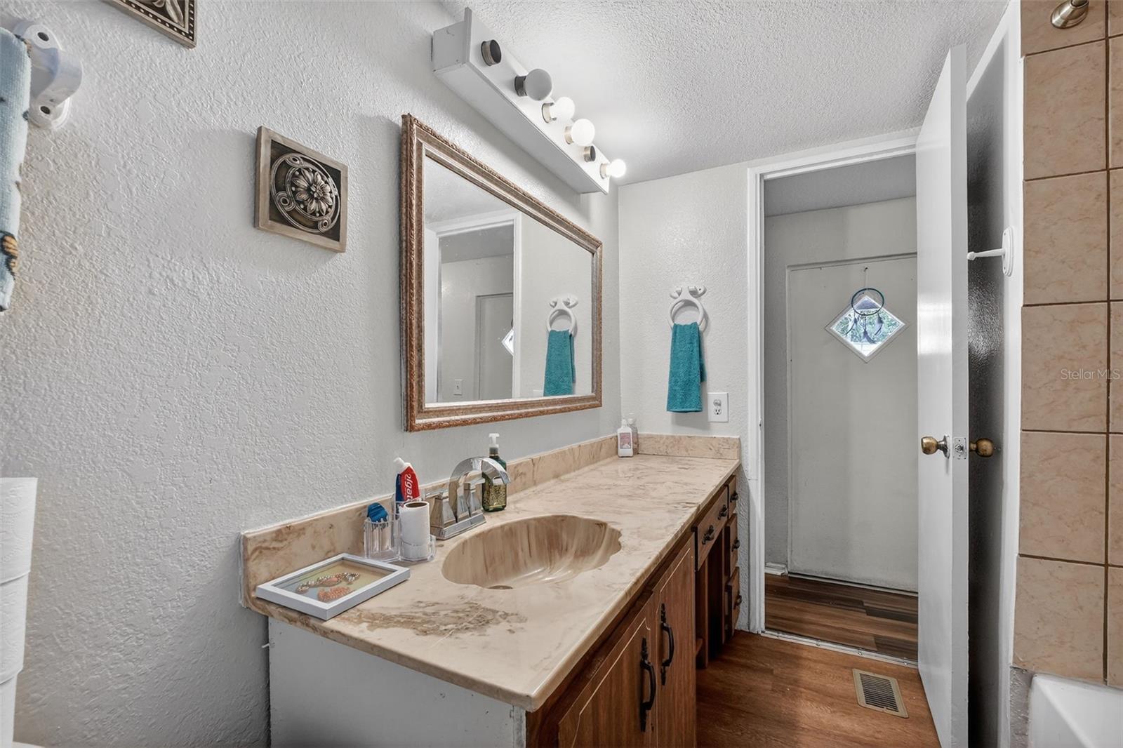 Image 12 of 40 For 2001 Linda Avenue