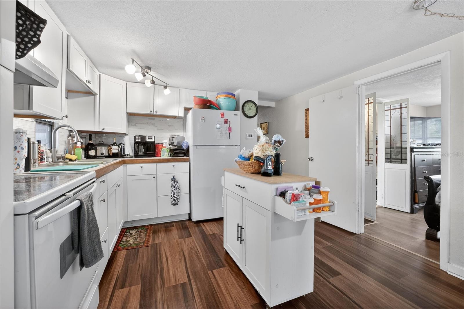 Image 16 of 40 For 2001 Linda Avenue