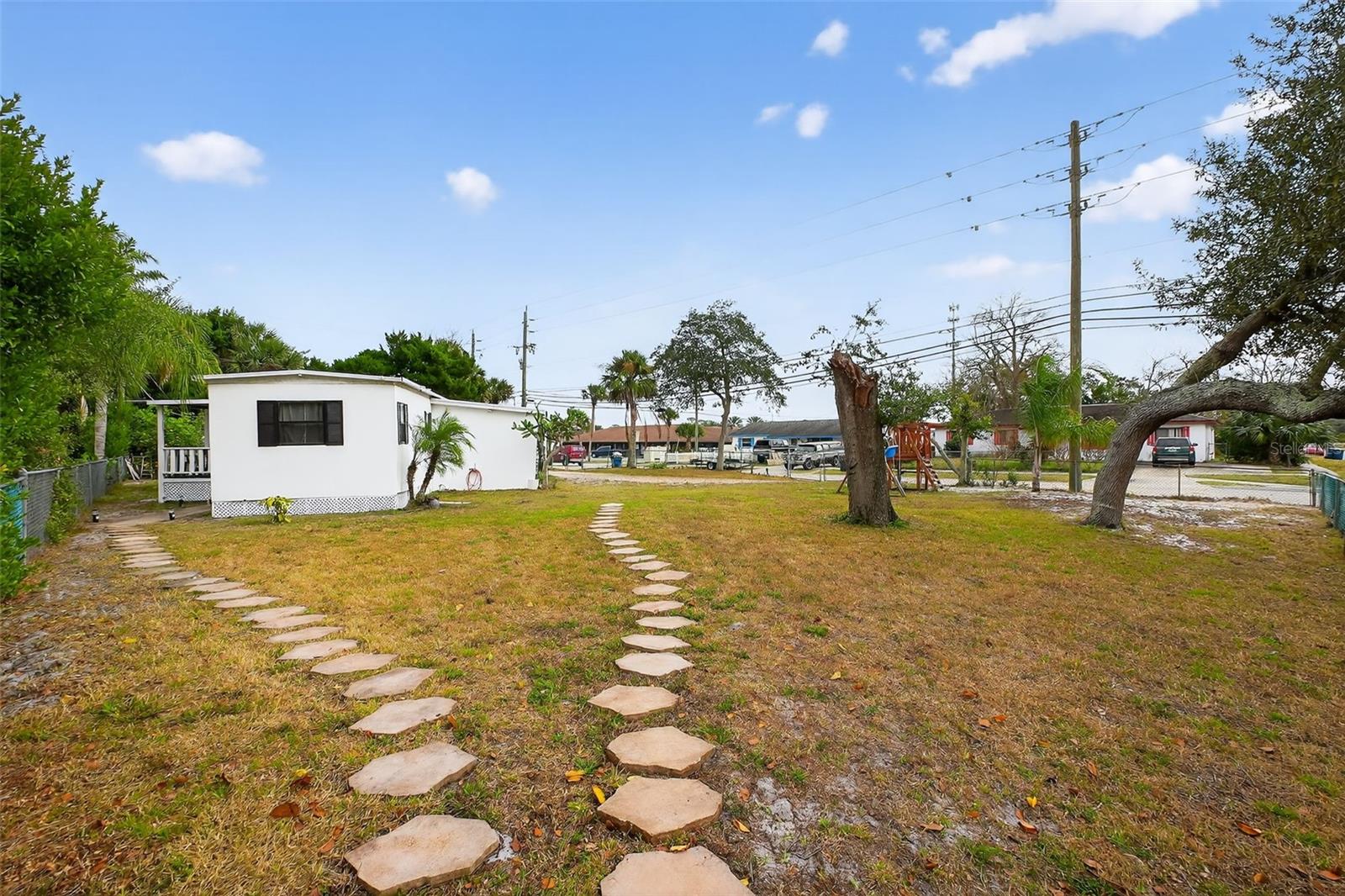 Image 29 of 40 For 2001 Linda Avenue