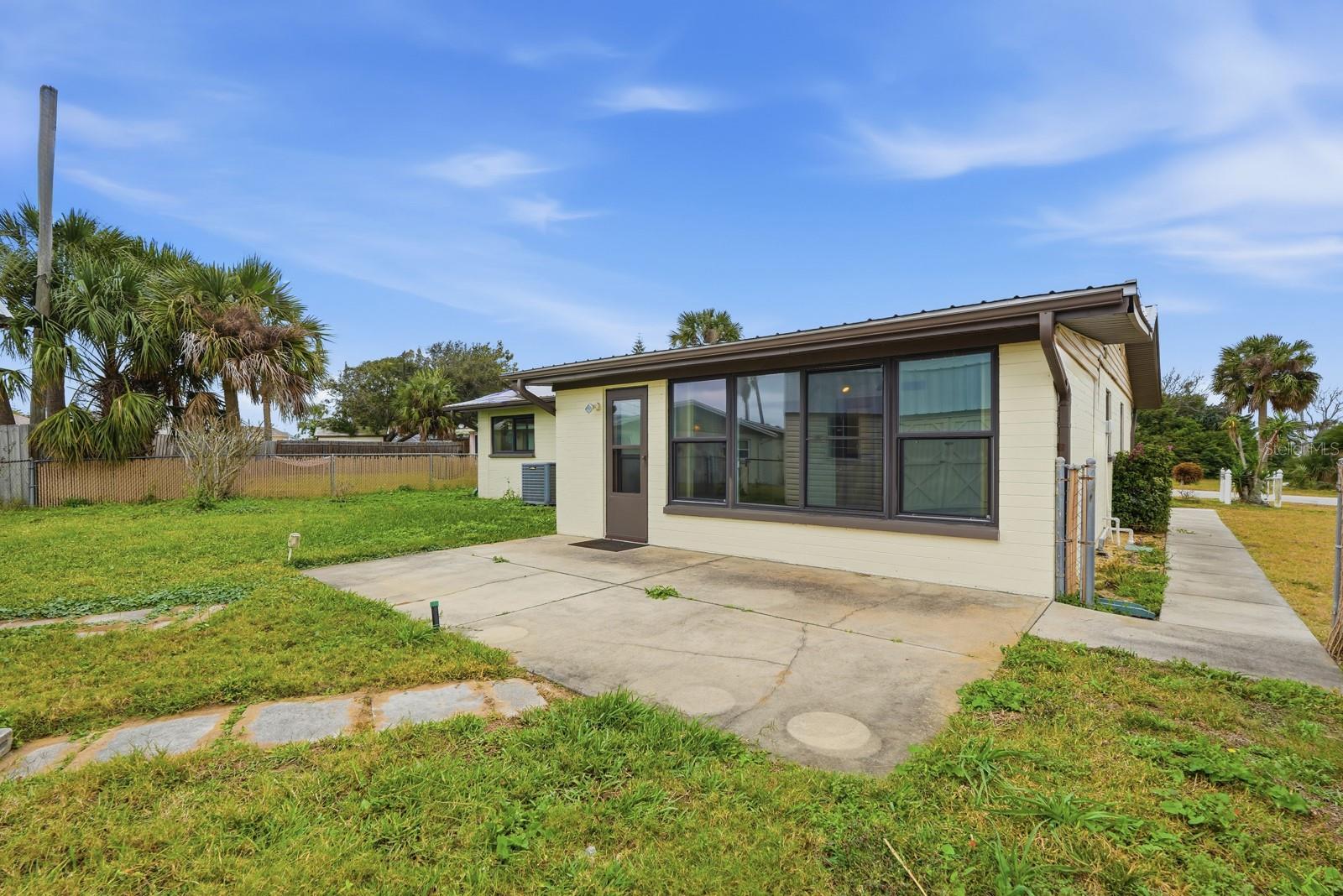 Image 24 of 41 For 37 Berkley Road