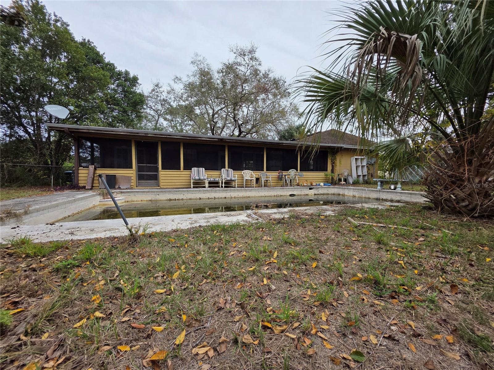 Image 21 of 24 For 10 Devon Avenue