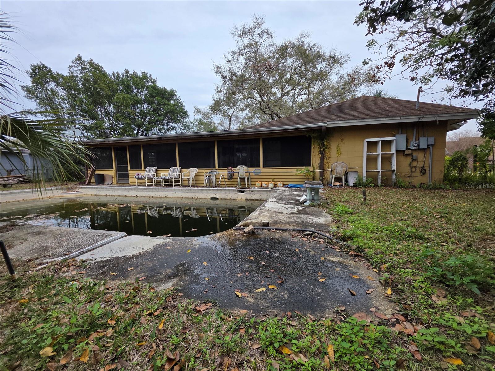 Image 22 of 24 For 10 Devon Avenue