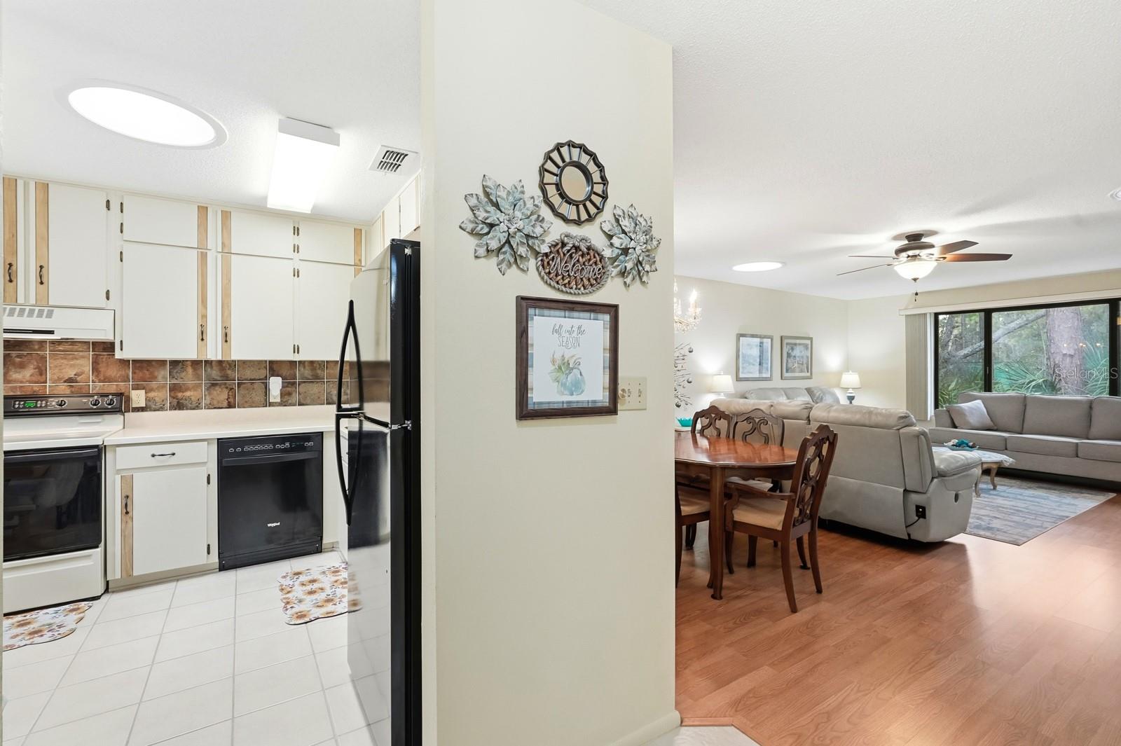 Image 12 of 40 For 41 Crooked Pine Road