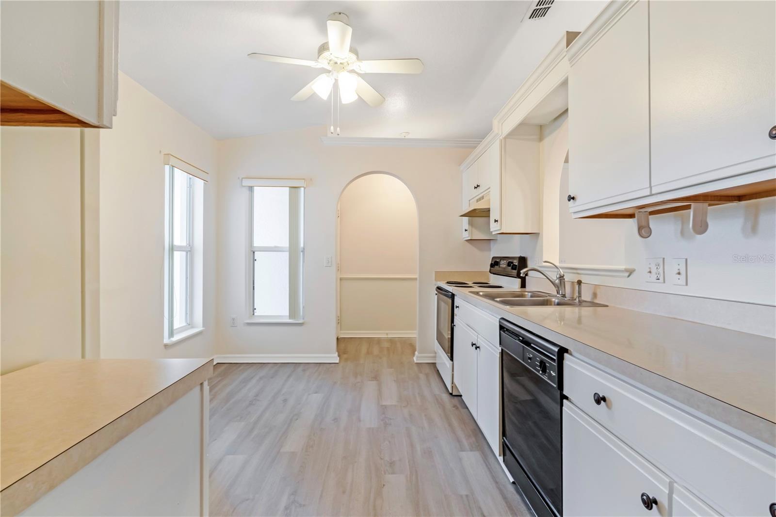 Image 4 of 32 For 1153 Amanda Kay Circle