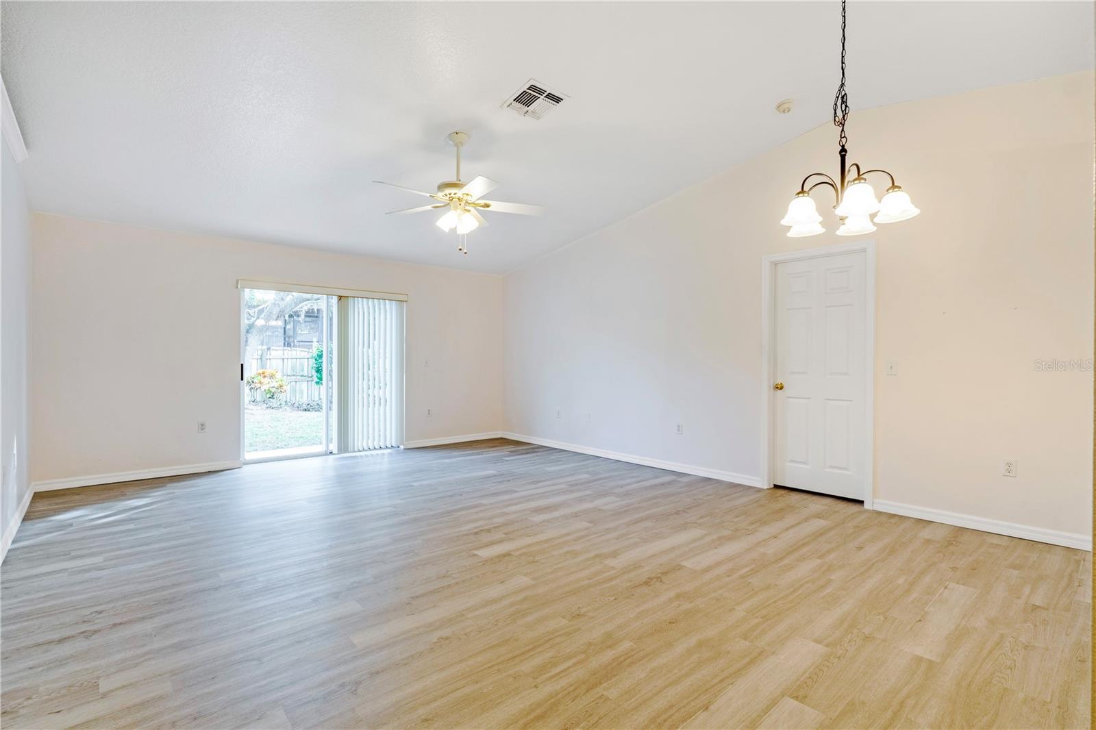 Image 6 of 32 For 1153 Amanda Kay Circle