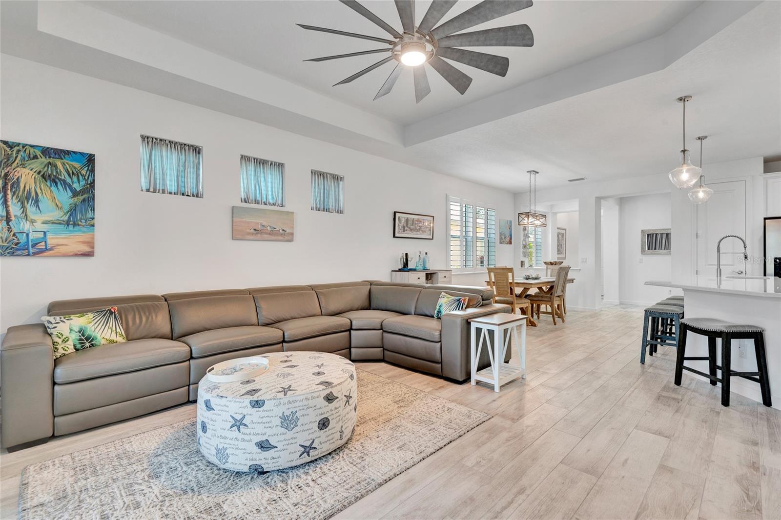 Image 13 of 70 For 887 Margaritaville Avenue