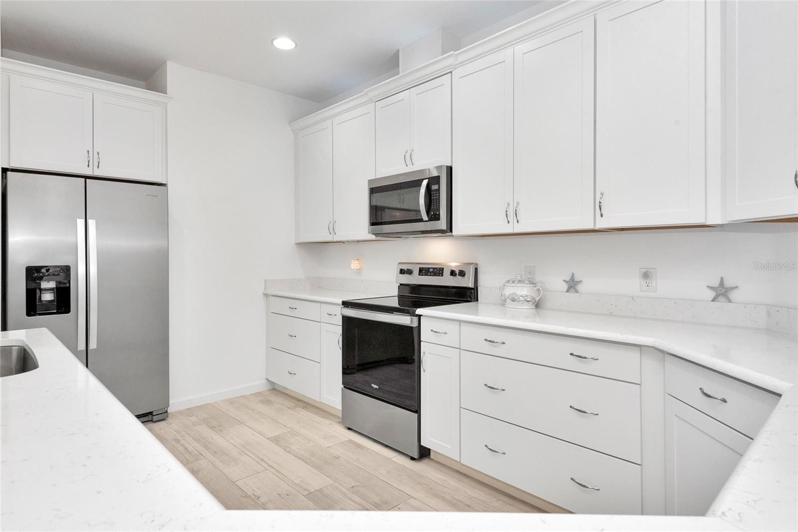 Image 16 of 70 For 887 Margaritaville Avenue