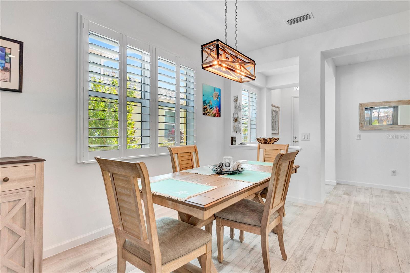 Image 21 of 70 For 887 Margaritaville Avenue