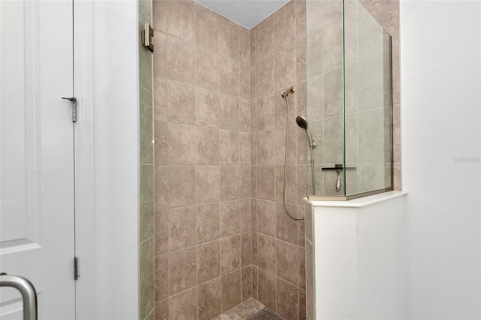 Image 26 of 70 For 887 Margaritaville Avenue