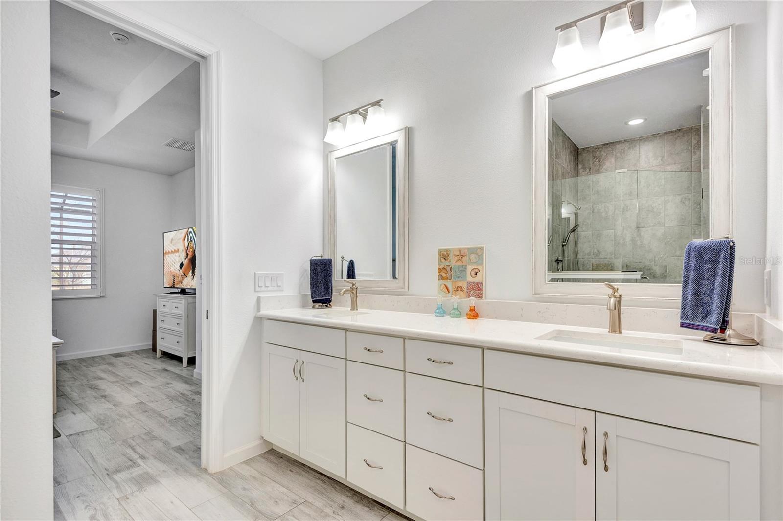 Image 27 of 70 For 887 Margaritaville Avenue