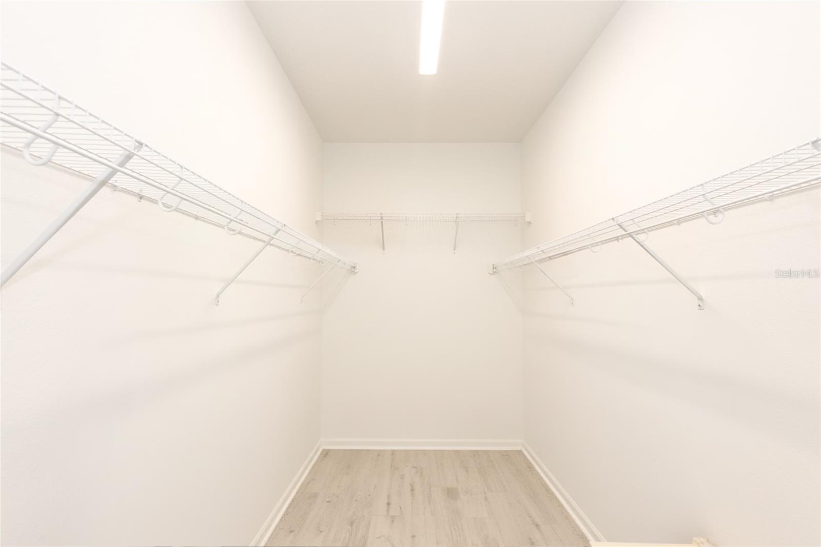 Image 28 of 70 For 887 Margaritaville Avenue