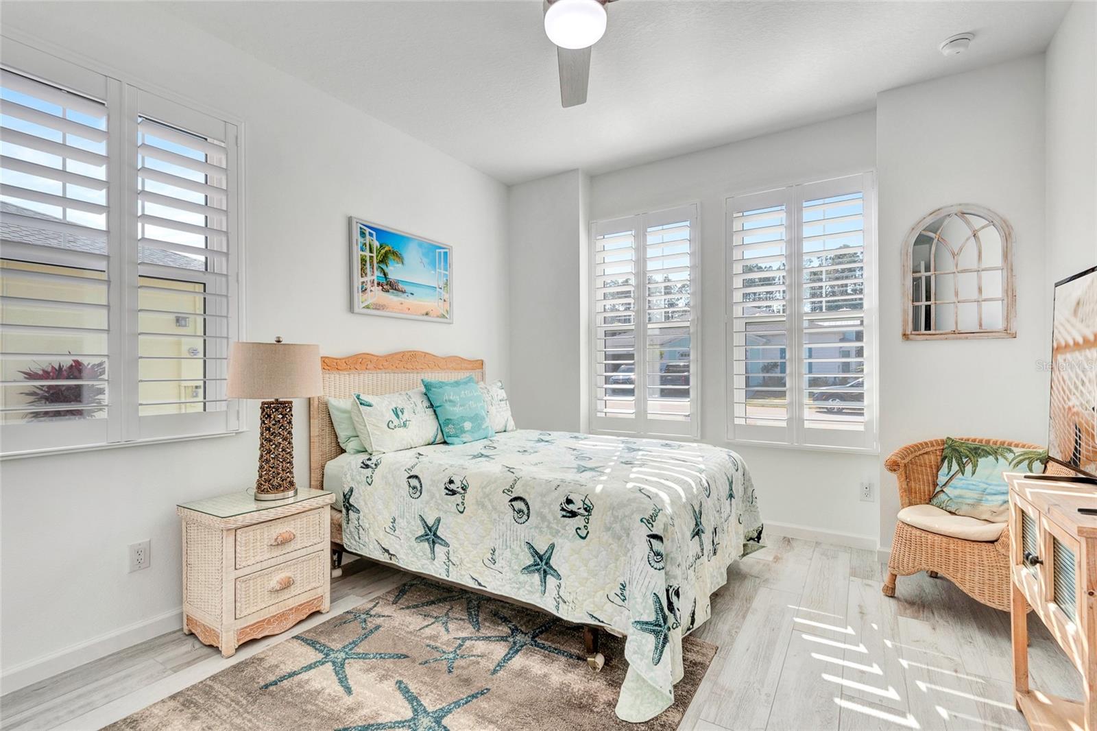 Image 29 of 70 For 887 Margaritaville Avenue