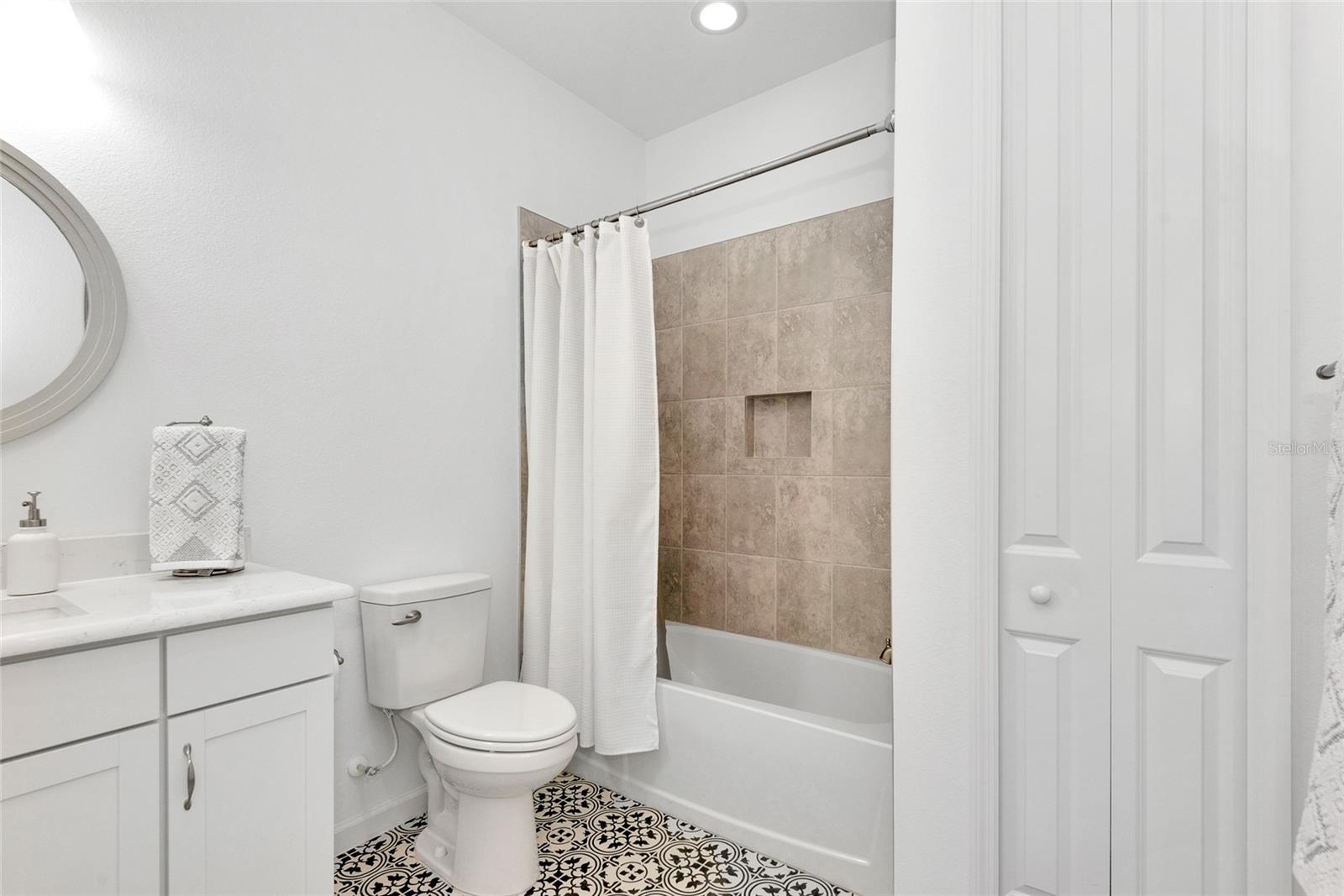 Image 32 of 70 For 887 Margaritaville Avenue