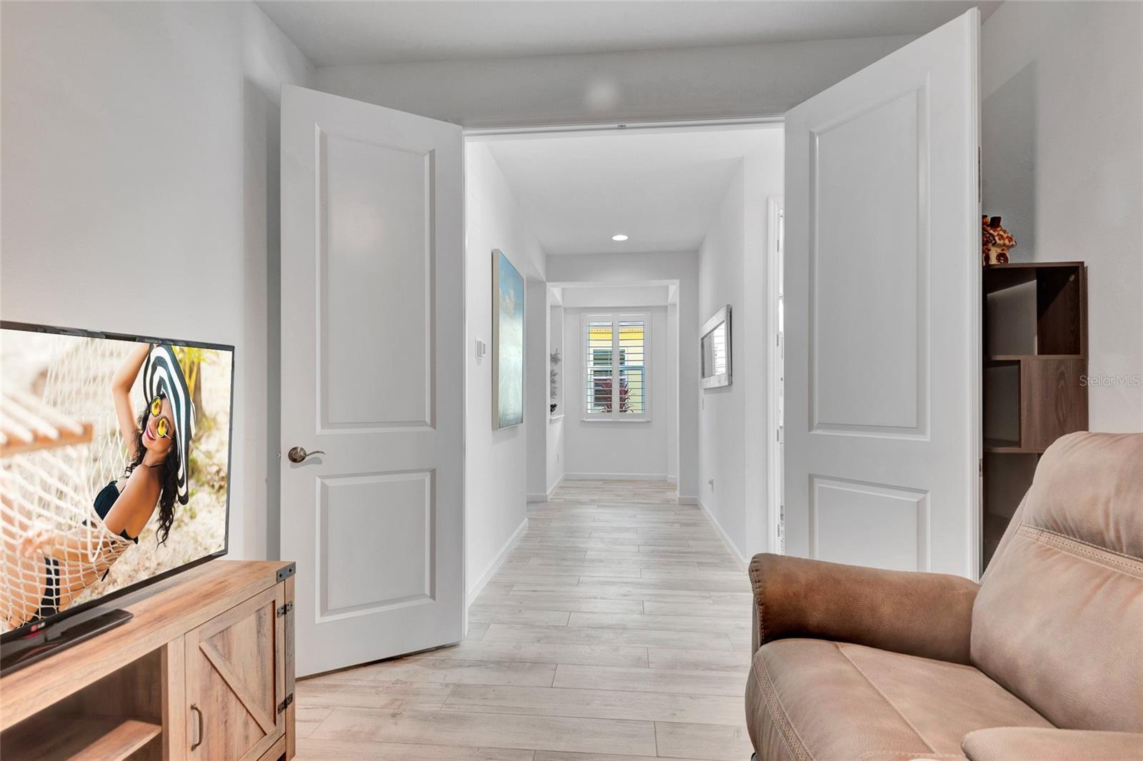 Image 36 of 70 For 887 Margaritaville Avenue