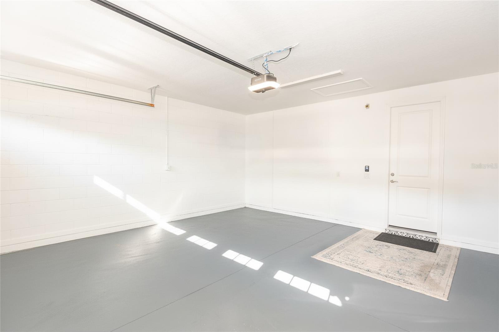 Image 39 of 70 For 887 Margaritaville Avenue