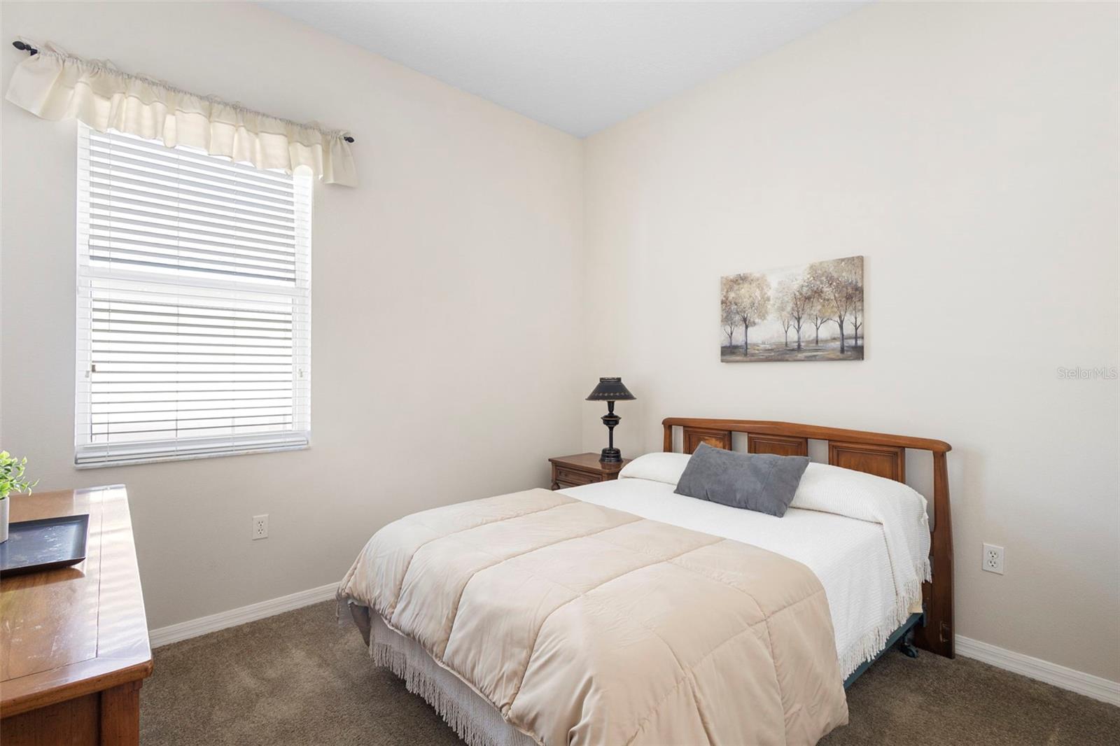 Image 19 of 36 For 481 Woodford Drive