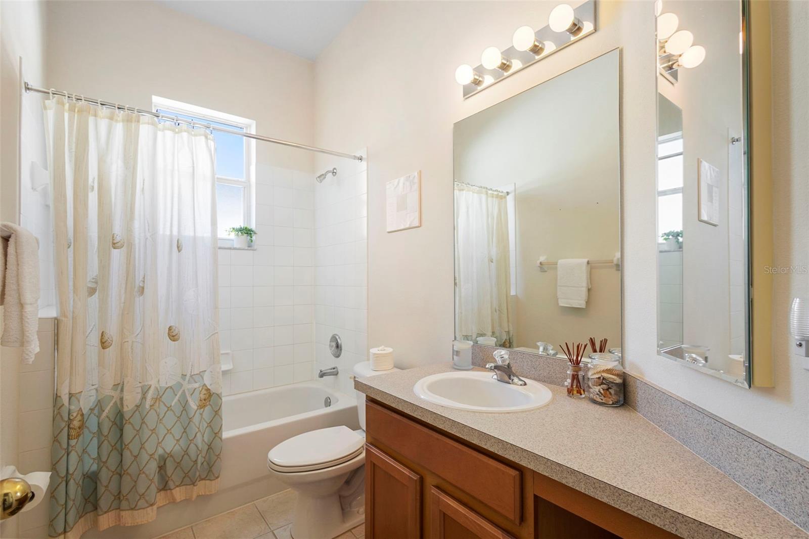 Image 20 of 36 For 481 Woodford Drive