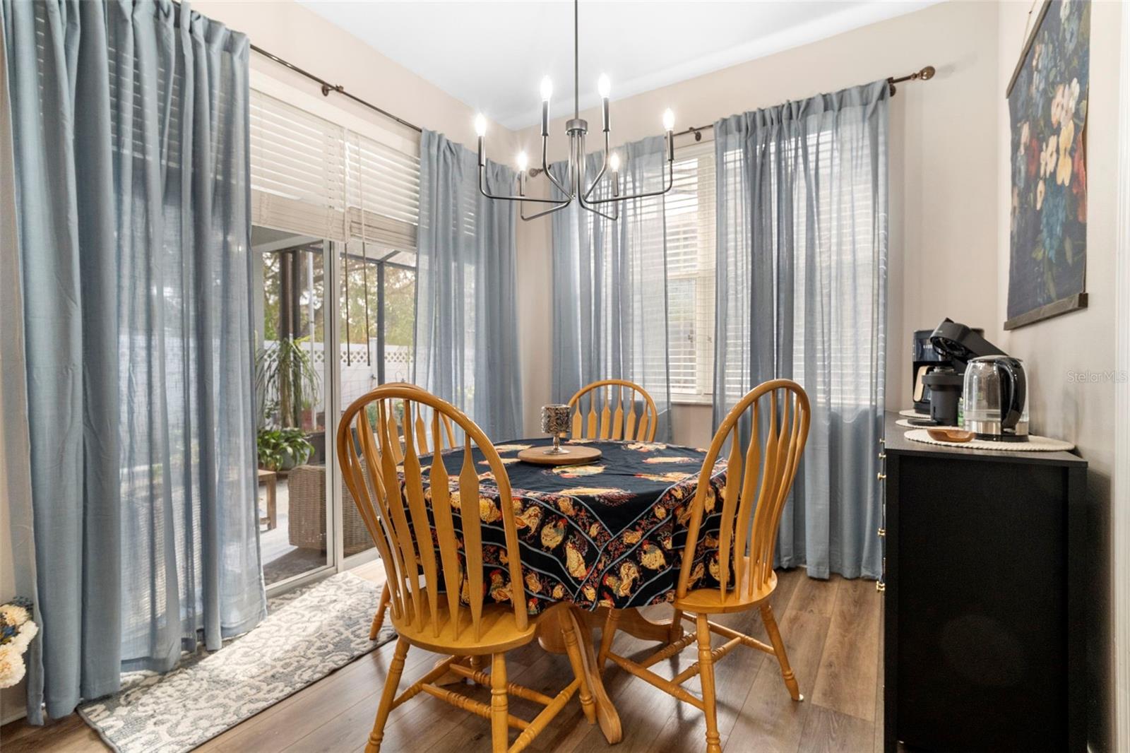 Image 28 of 61 For 216 Foxglove Way