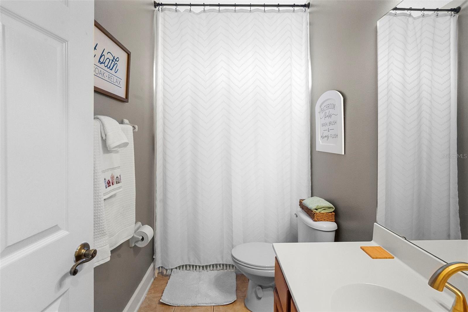 Image 41 of 61 For 216 Foxglove Way