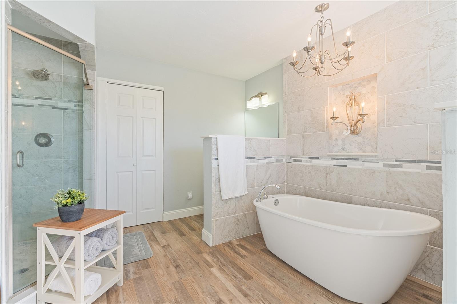 Image 10 of 30 For 1197 Southfork Court