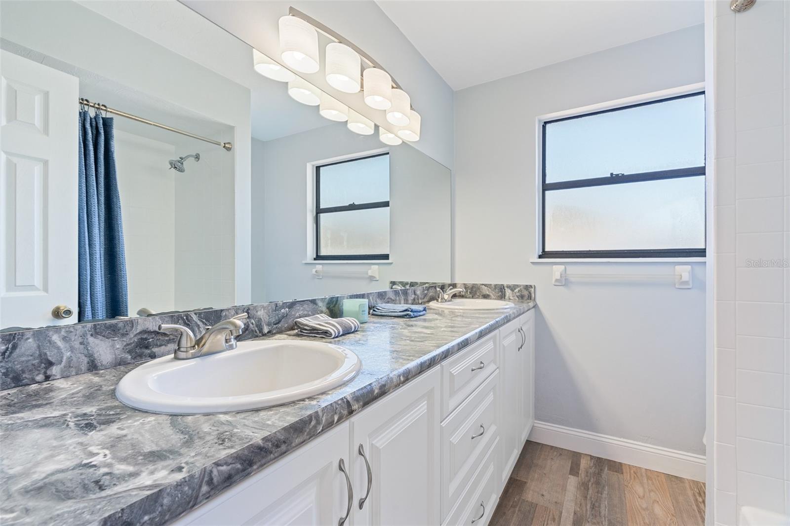 Image 17 of 30 For 1197 Southfork Court